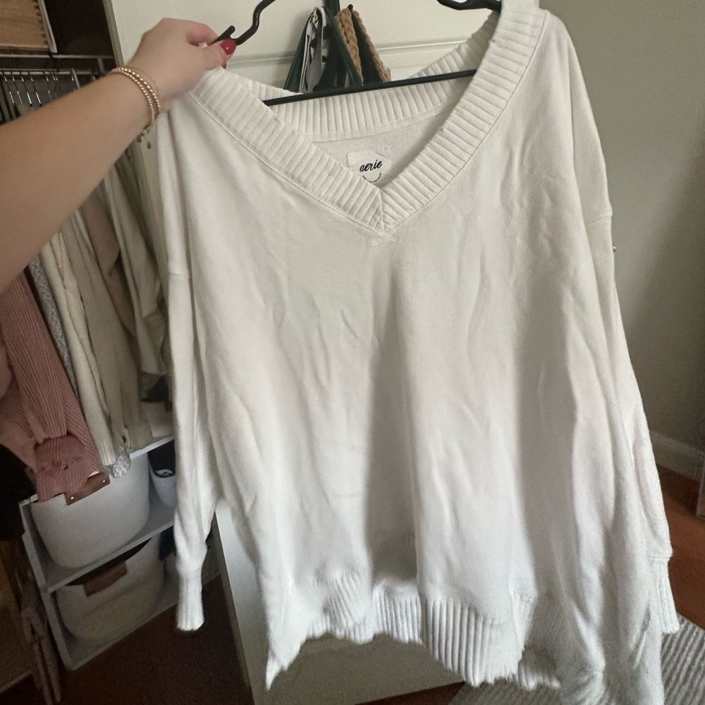 Aerie longsleeve v neck crew